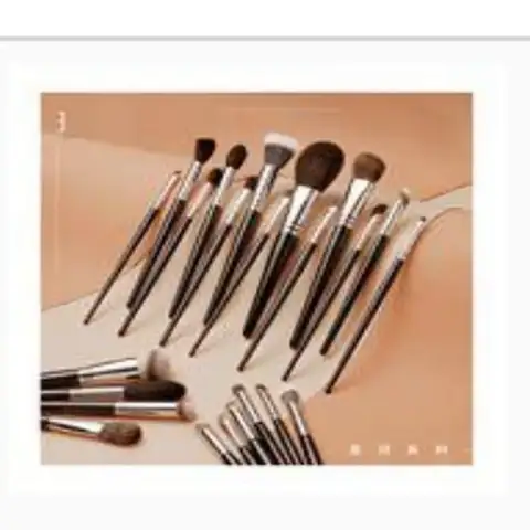 WEIERLI 308. Makeup Brushes & Applicators - P-085