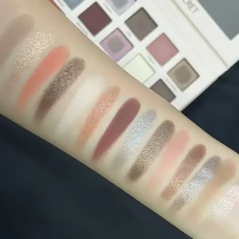 Eyeshadow Palette - IMG-086