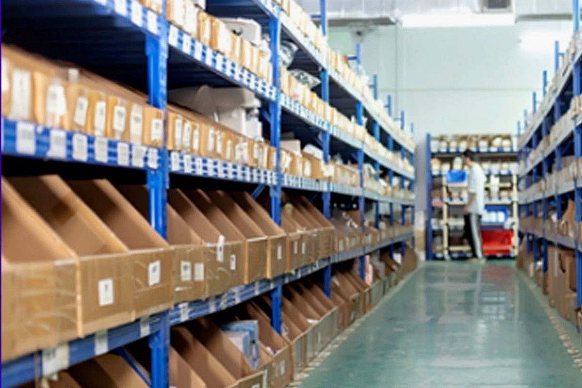 Raw material and component inspection area